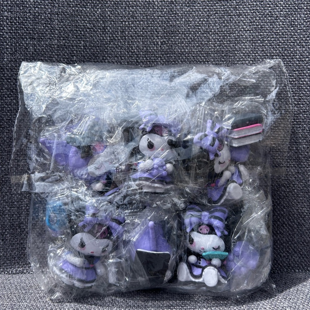 Kuromi Figurines and Trendy Toys 6 pieces New
Sealed in bags - Picture 2 of 7